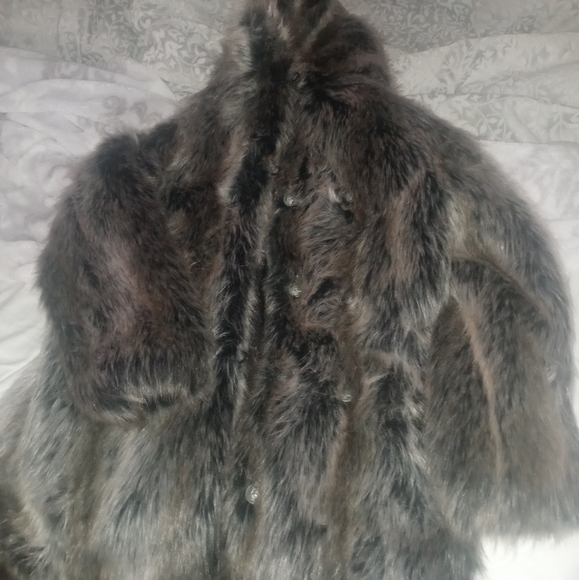 Brand new never worn real fur coat - Picture 2 of 2